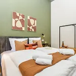 Perfekt für Gruppen - Schlafzimmer nahe Bielefeld Hbf - NUJU RENTALS BIELEFELD Apartamento *