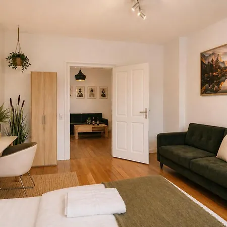 Nuju & Lofts Ideal Fuer Gruppen Daire *